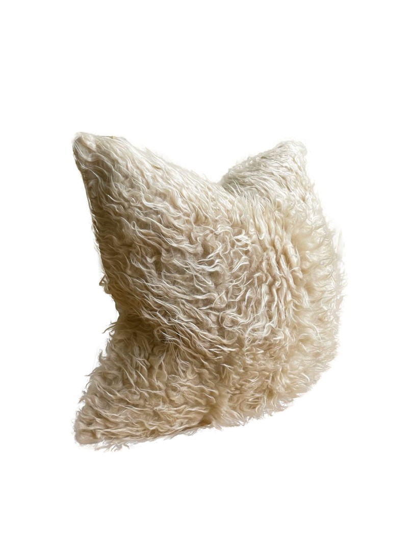 NATURAL FLUFFY WOOL CUSHION COVER image 1